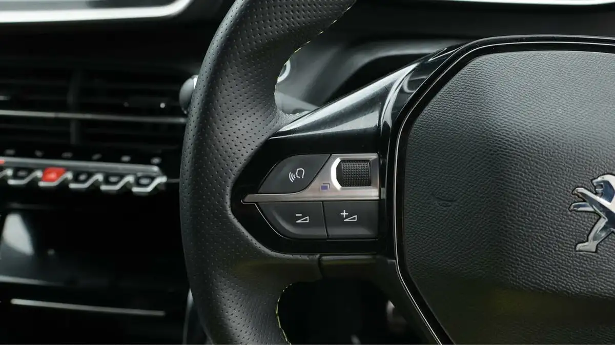 2022-peugeot-208-e-gt-136bhp-50kwh-big-24