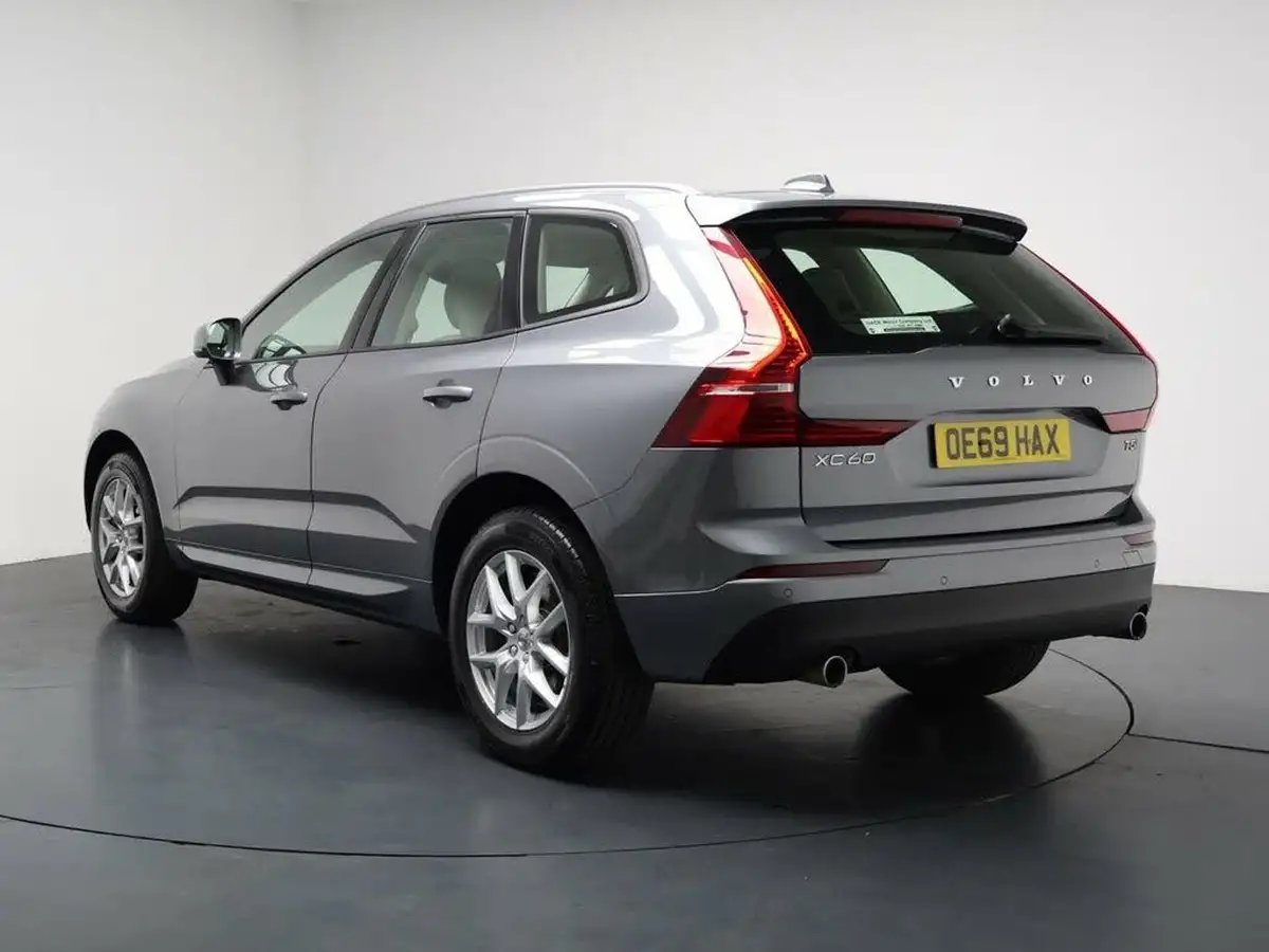 2019-volvo-xc60-20-t5-momentum-awd-big-8