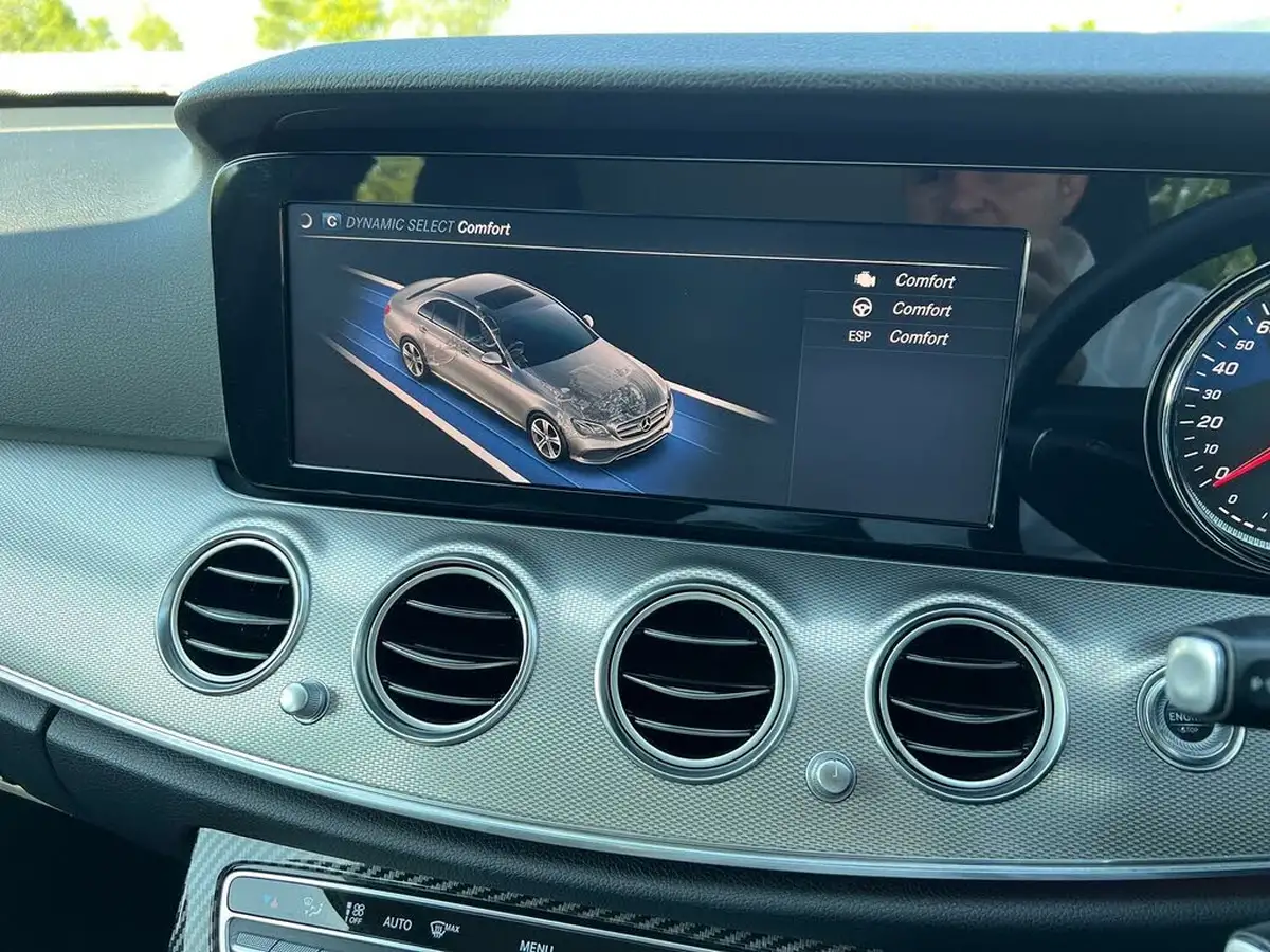 2018-mercedes-benz-e-class-20d-e220d-se-ss-saloon-4d-big-17