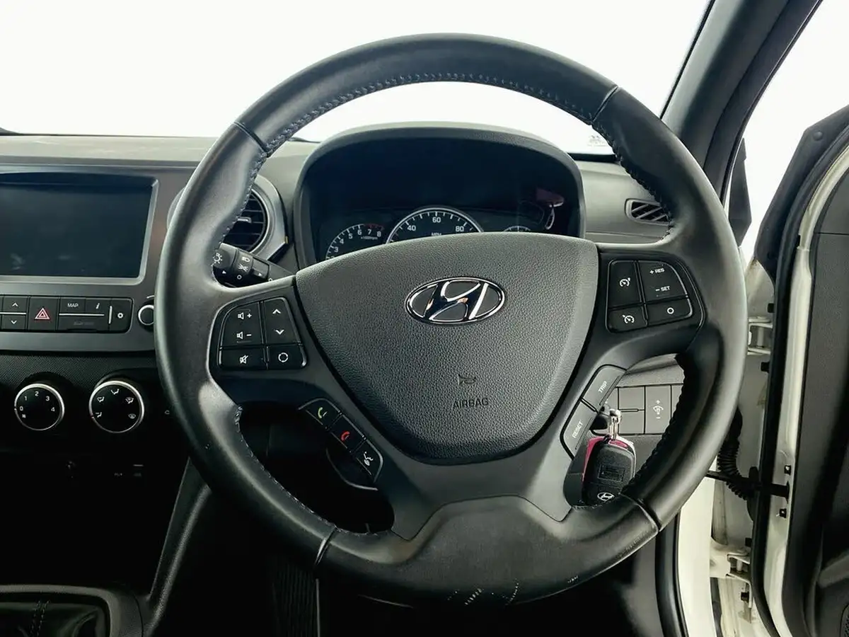 2018-hyundai-i10-10-go-se-67ps-big-15