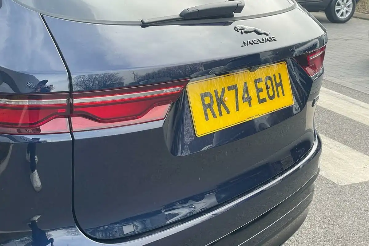 2024-jaguar-f-pace-20-p400e-r-dynamic-se-black-90th-anniversary-edition-big-52