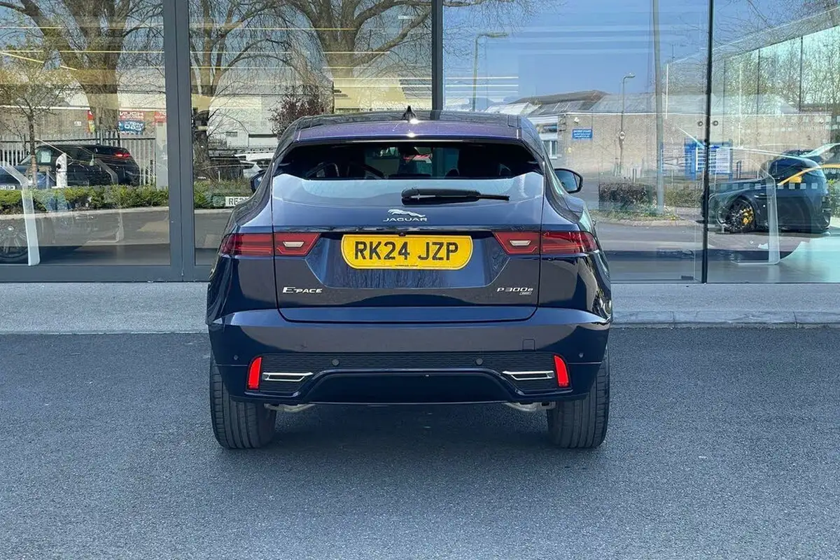 2023-jaguar-e-pace-15-p300e-r-dynamic-se-big-7