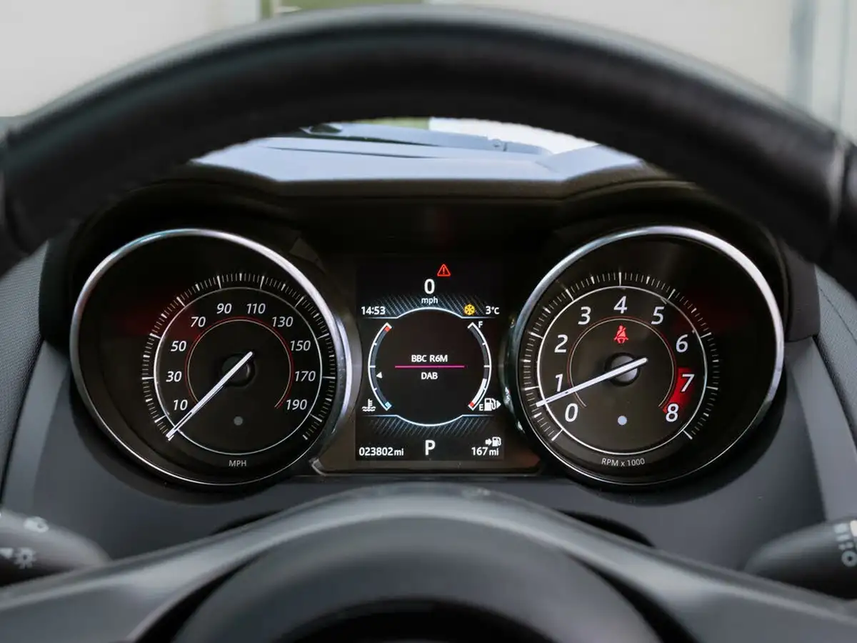 2015-jaguar-f-type-30-v6-coupe-quickshift-big-74