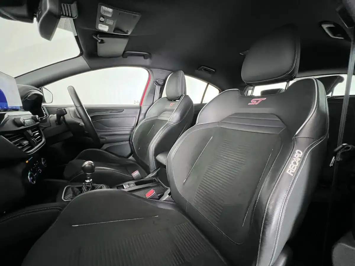 2020-ford-focus-23t-st-hatchback-big-15