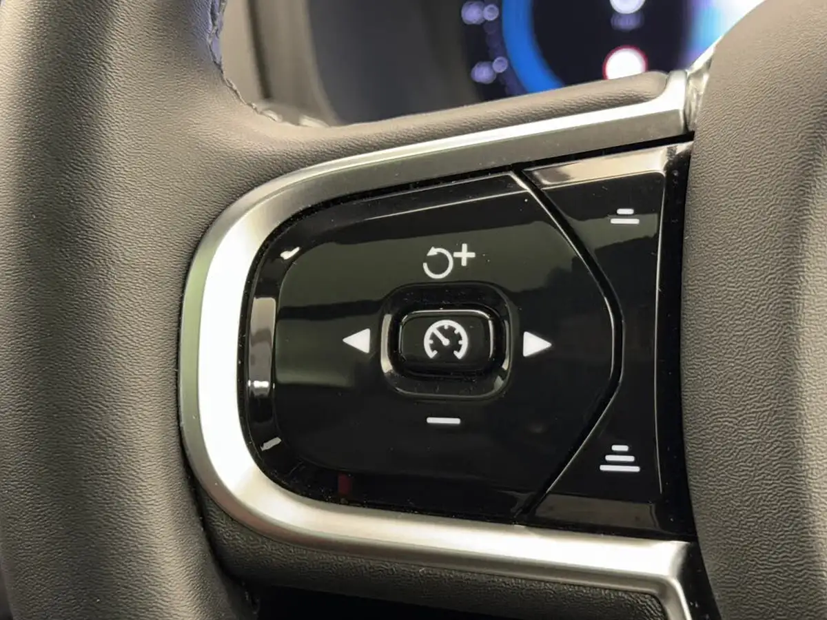 2023-volvo-xc90-20-b5-plus-big-32