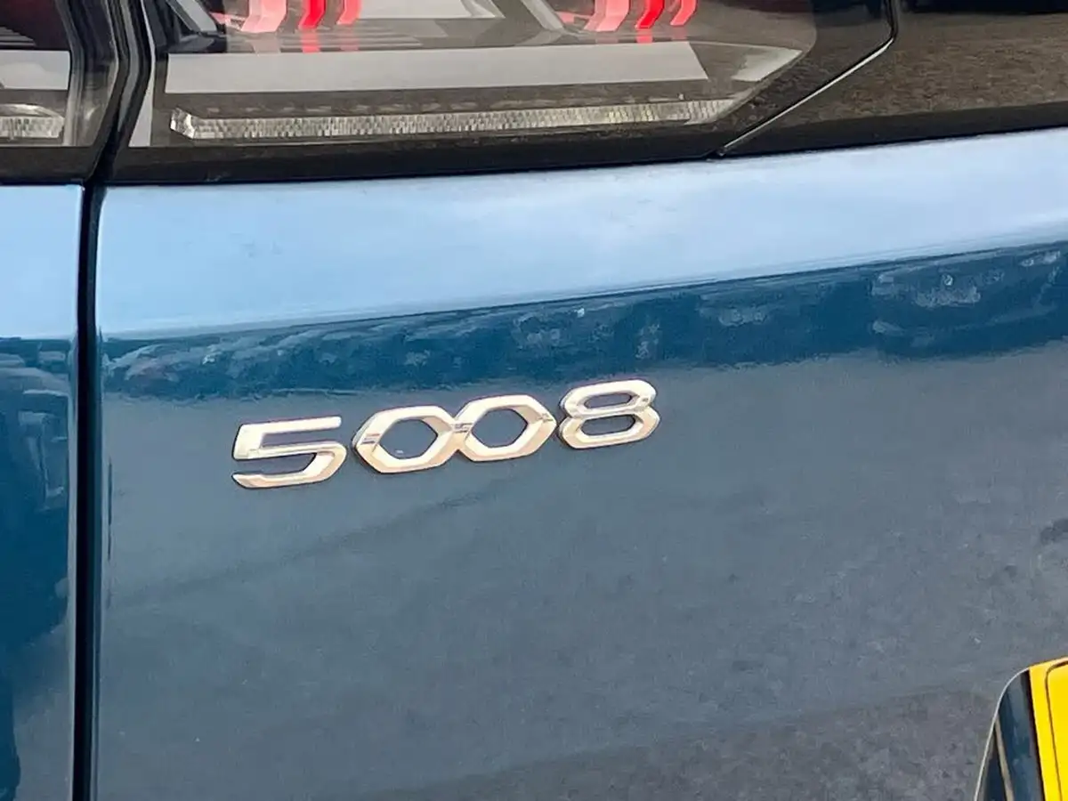 2022-peugeot-5008-suv-12-puretech-allure-eat8-big-26