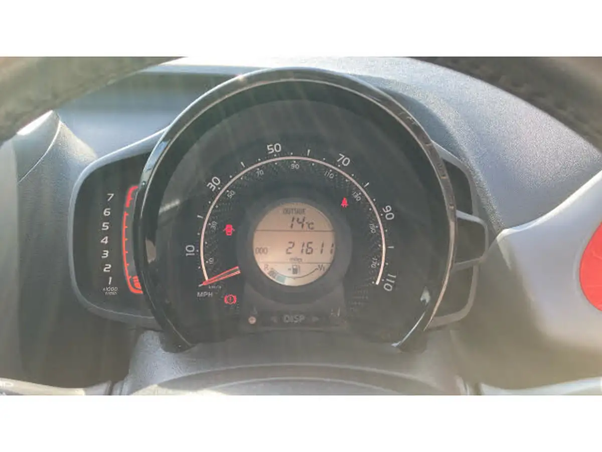 2019-toyota-aygo-10-vvt-i-x-play-big-8