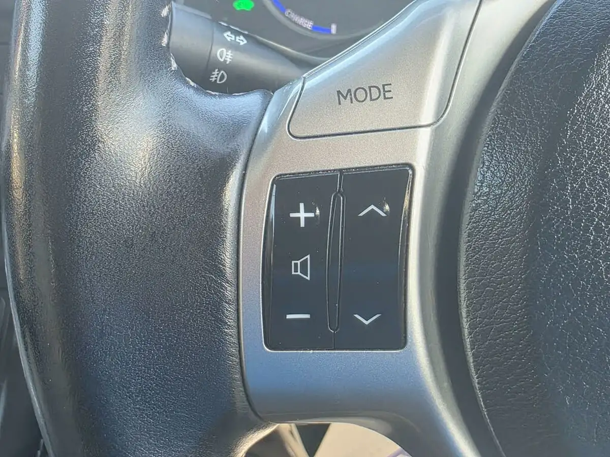 2011-lexus-ct-200h-18-se-l-premier-big-50