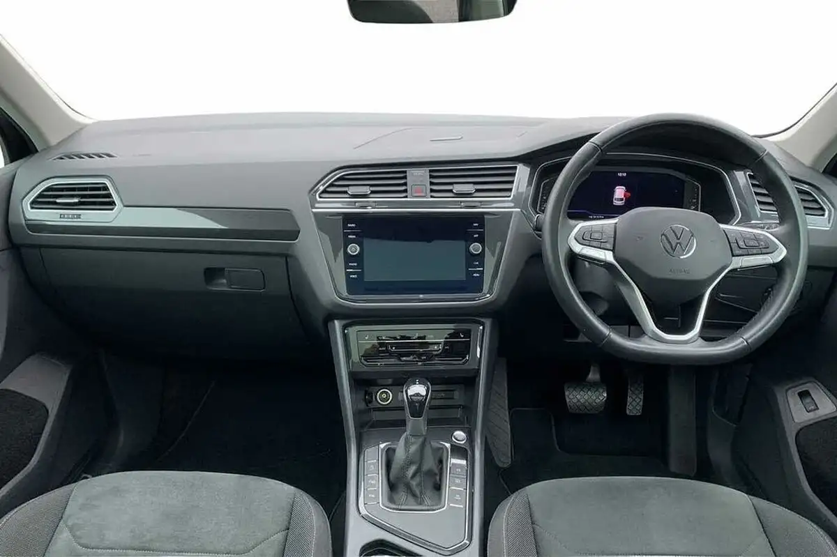 2022-volkswagen-tiguan-15-tsi-elegance-big-9