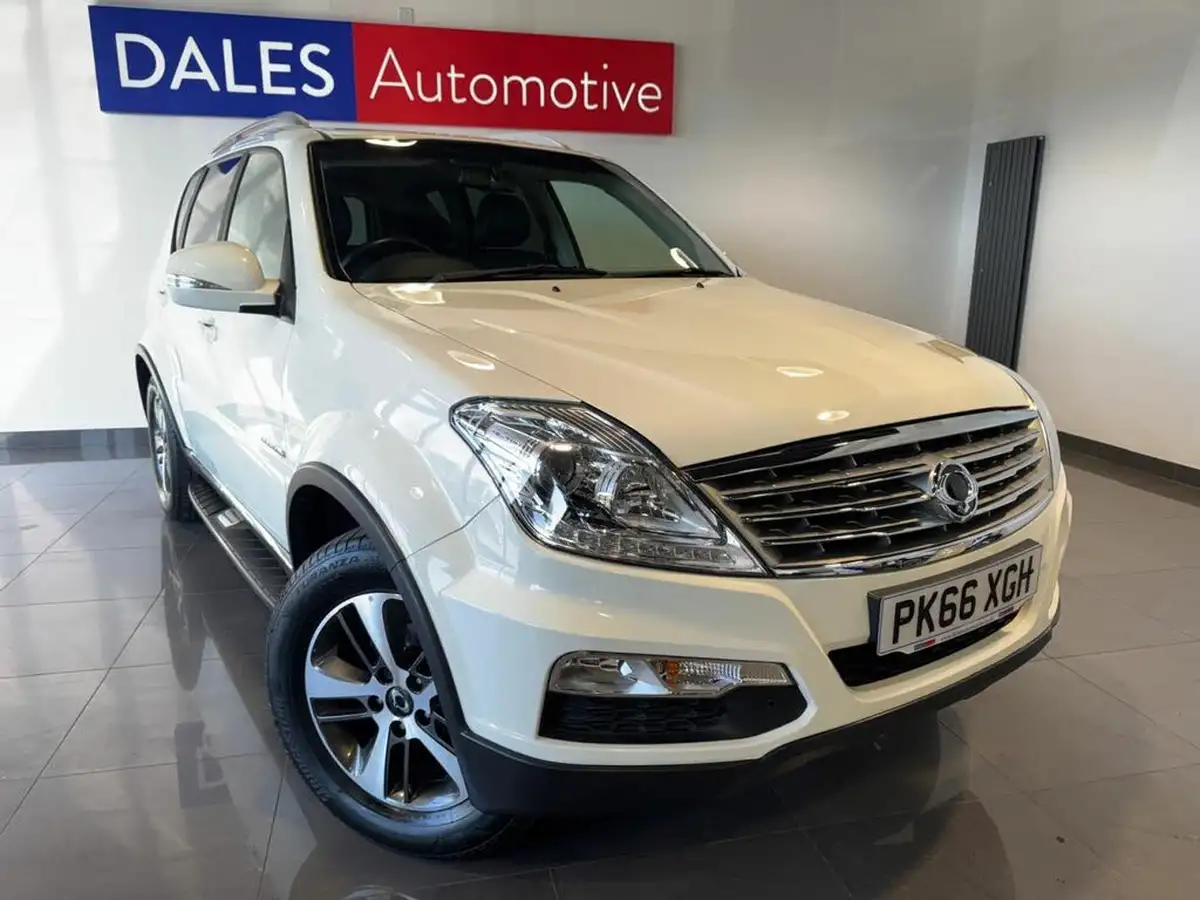 2016-kgm-ssangyong-rexton-w-22td-ex-t-tronic-big-0