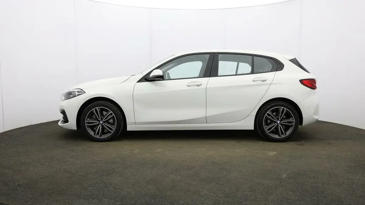 2021-bmw-1-series-20td-120d-xdrive-sport-lcp-big-3