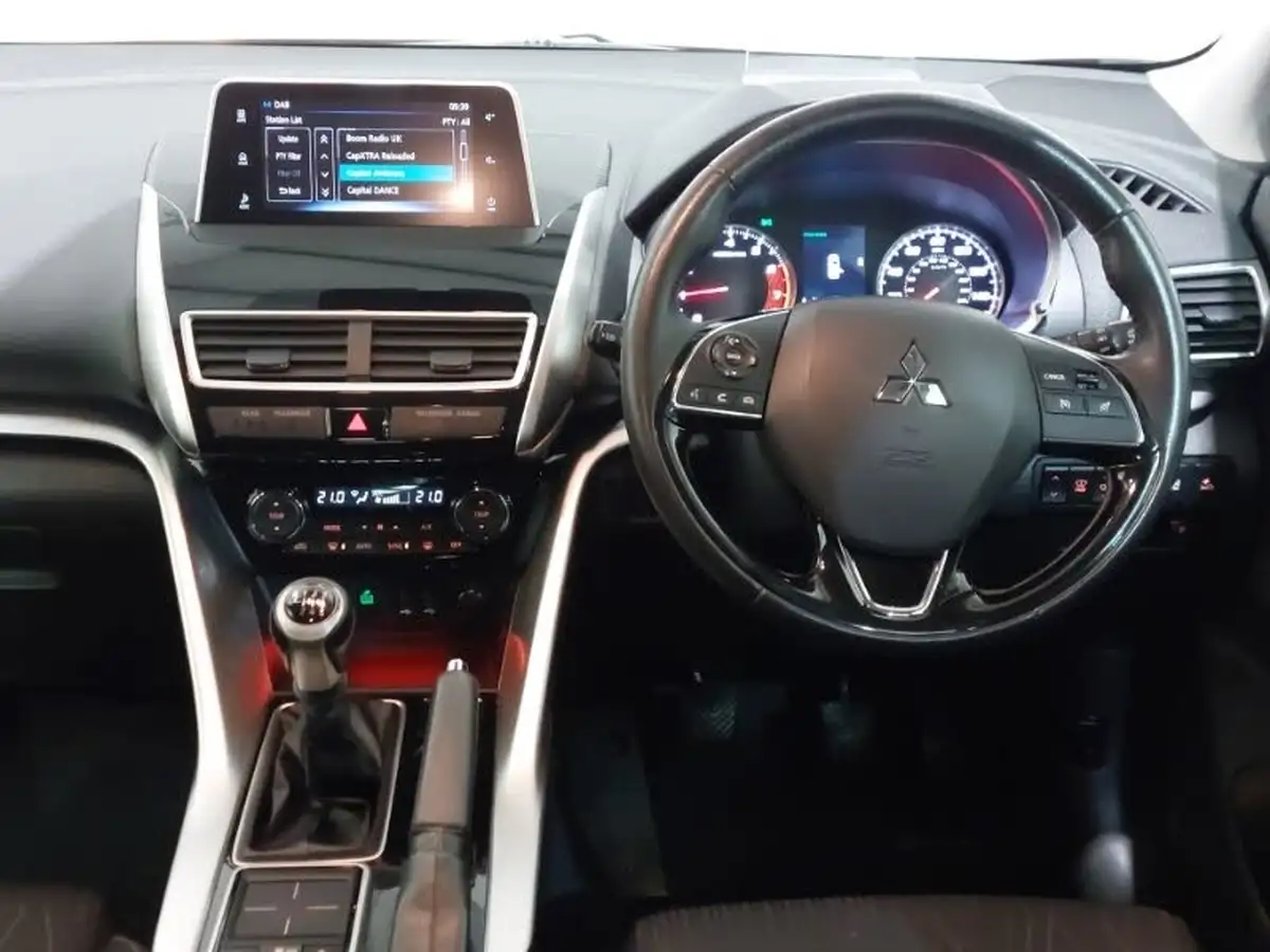 2018-mitsubishi-eclipse-cross-15-3-big-6