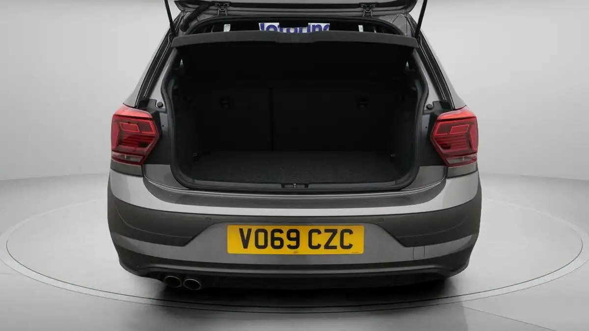 2019-volkswagen-polo-20-tsi-gti-big-17