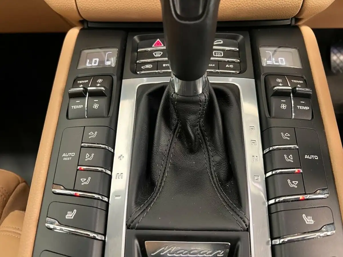 2018-porsche-macan-30-s-big-27