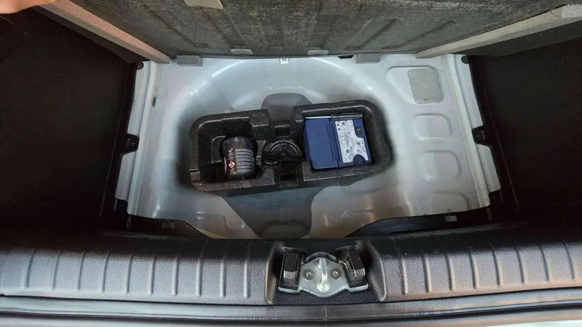 2018-kia-picanto-10-1-66bhp-big-17