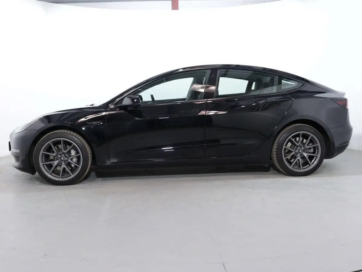 2022-tesla-model-3-e-long-range-big-5