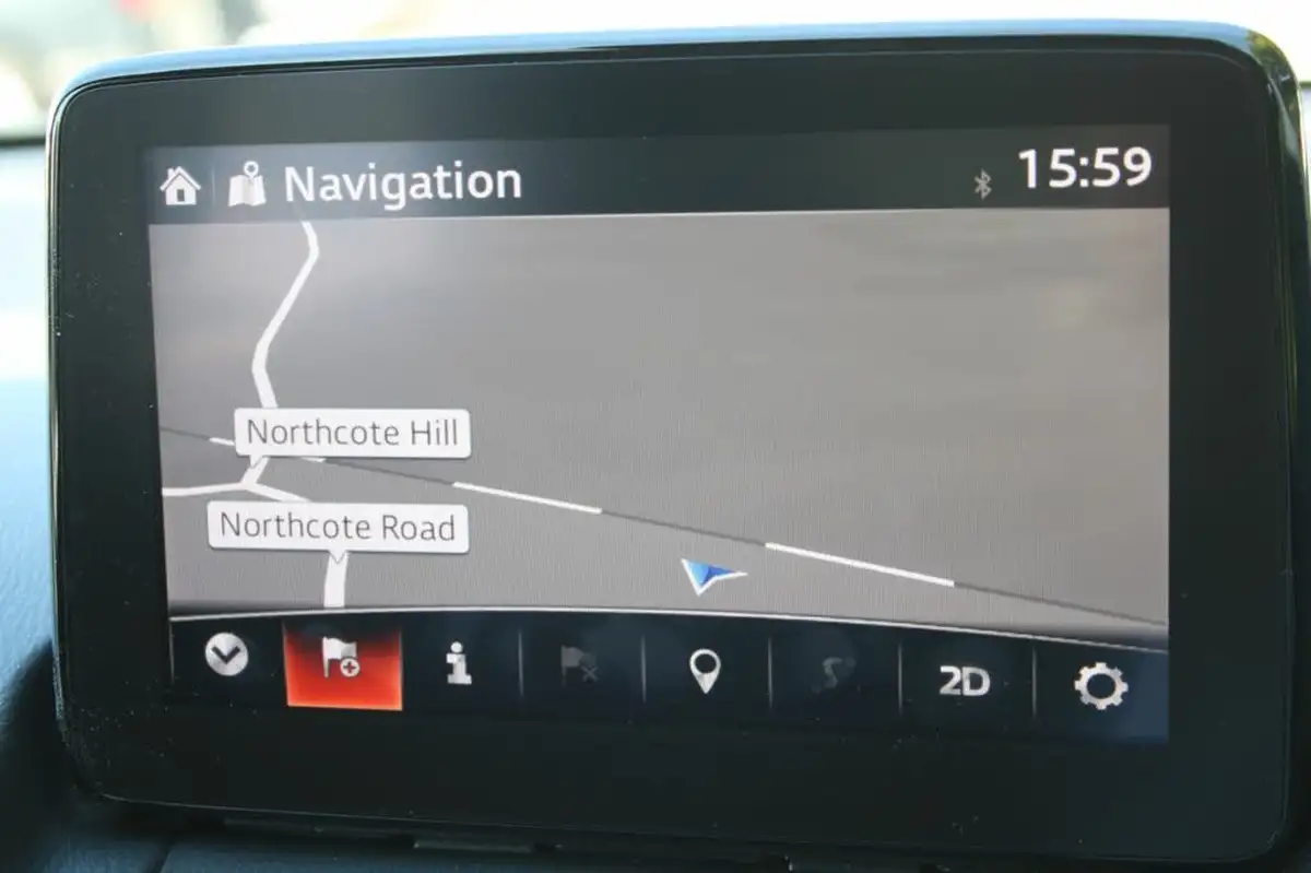 2016-mazda-mazda2-15-sport-nav-115ps-big-9