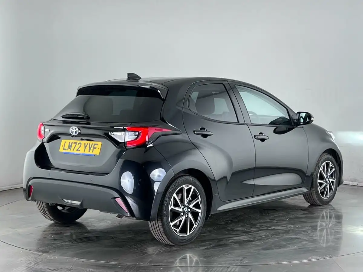 2022-toyota-yaris-15-vvt-i-design-big-6