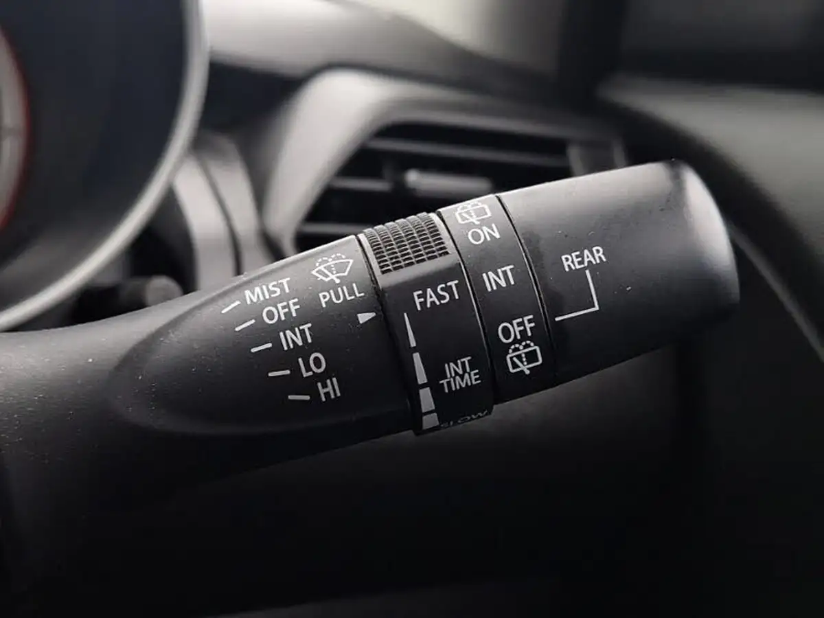 2018-suzuki-swift-10-boosterjet-sz-t-111ps-big-15