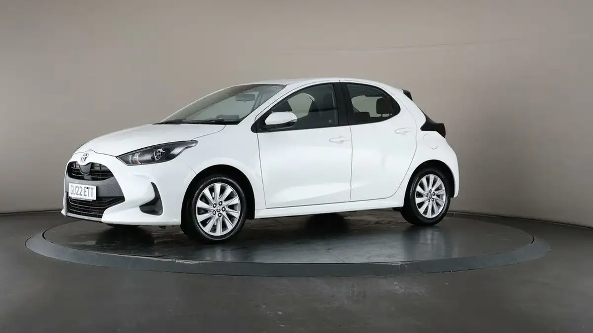 2022-toyota-yaris-15-vvt-i-icon-big-32