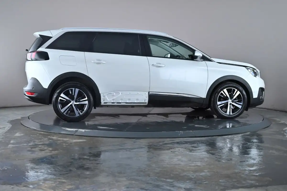 2018-peugeot-5008-suv-12-puretech-allure-eat6-big-29
