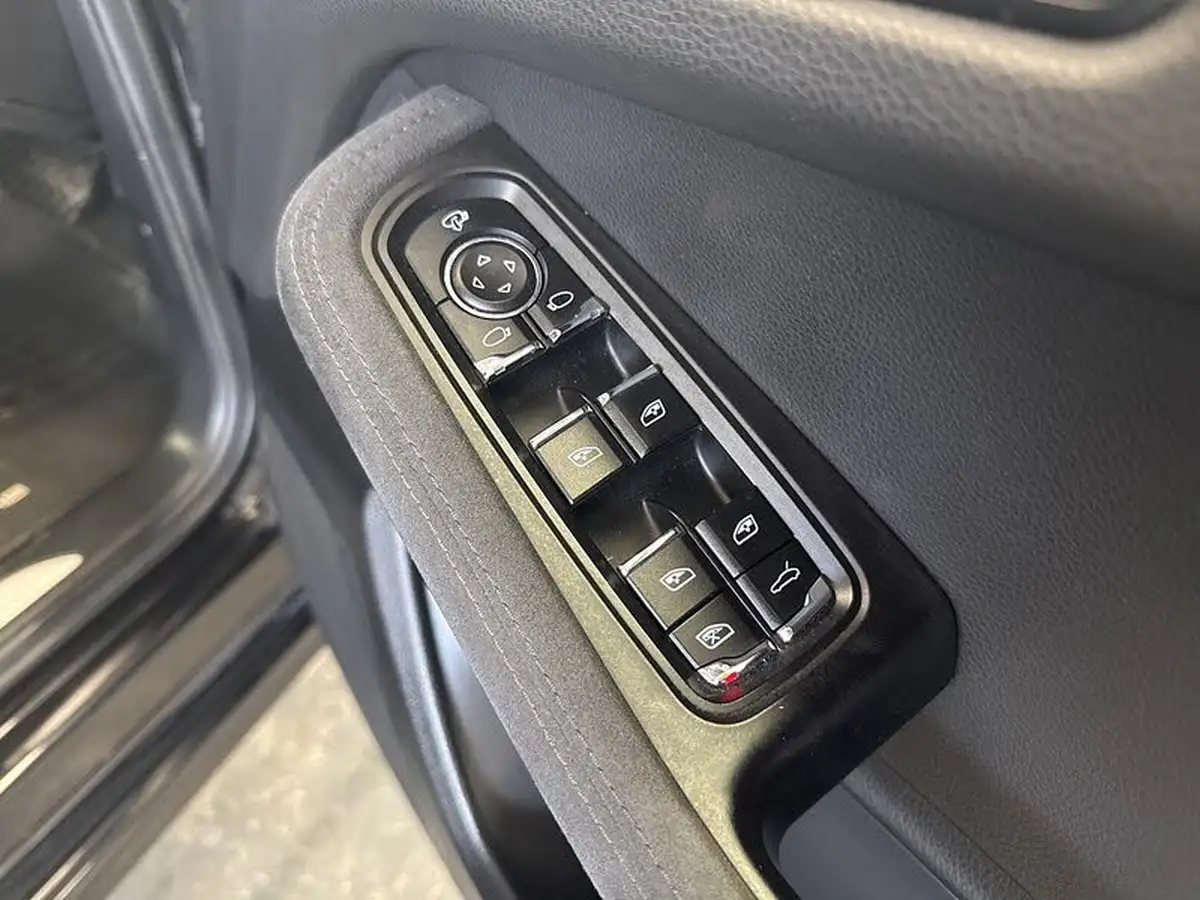 2018-porsche-macan-30-gts-big-22
