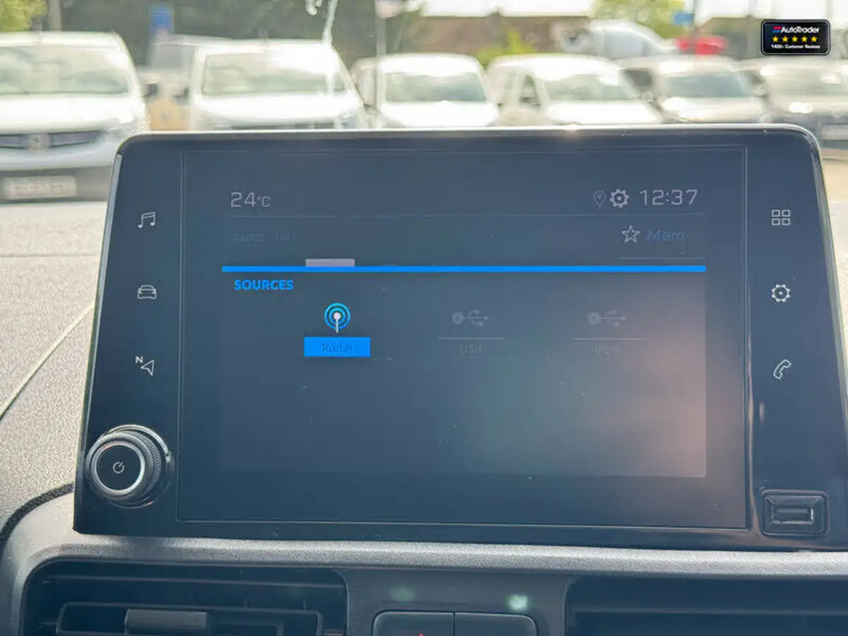 2021-peugeot-partner-15-bluehdi-1000-professional-100ps-eu6dt-panel-big-24