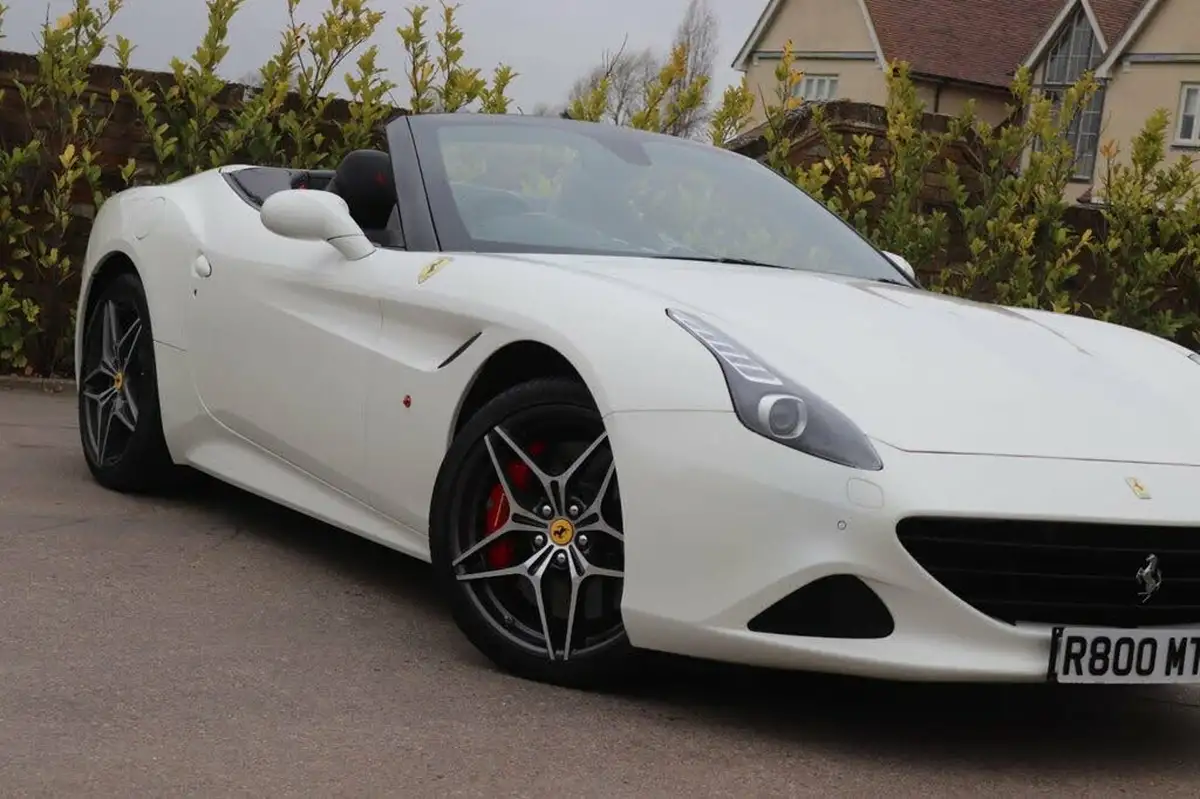 2015-ferrari-california-39-t-big-20