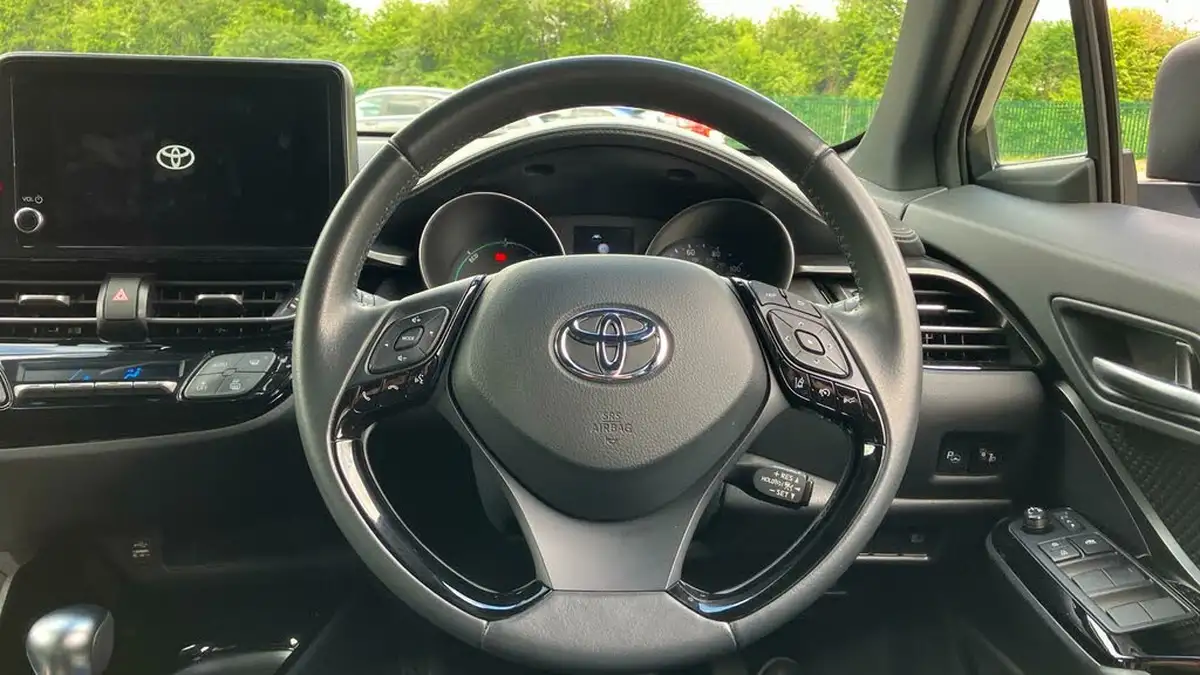 2022-toyota-c-hr-18-vvt-i-design-big-7