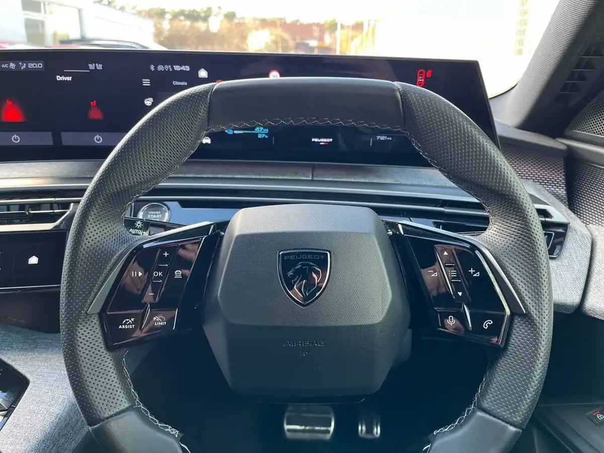 2023-peugeot-3008-suv-e-gt-big-26