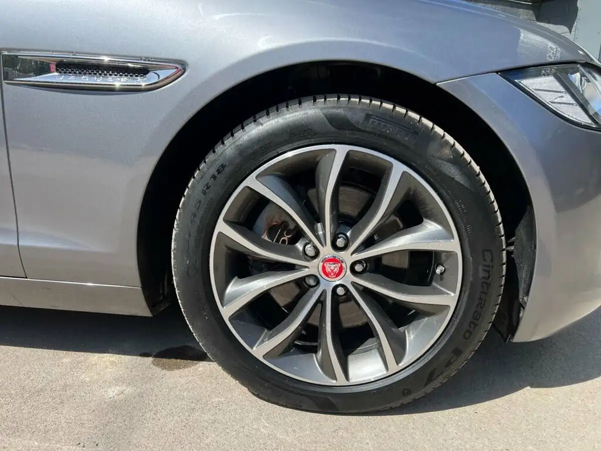 2019-jaguar-xf-20i-portfolio-250ps-sportbrake-5d-big-26