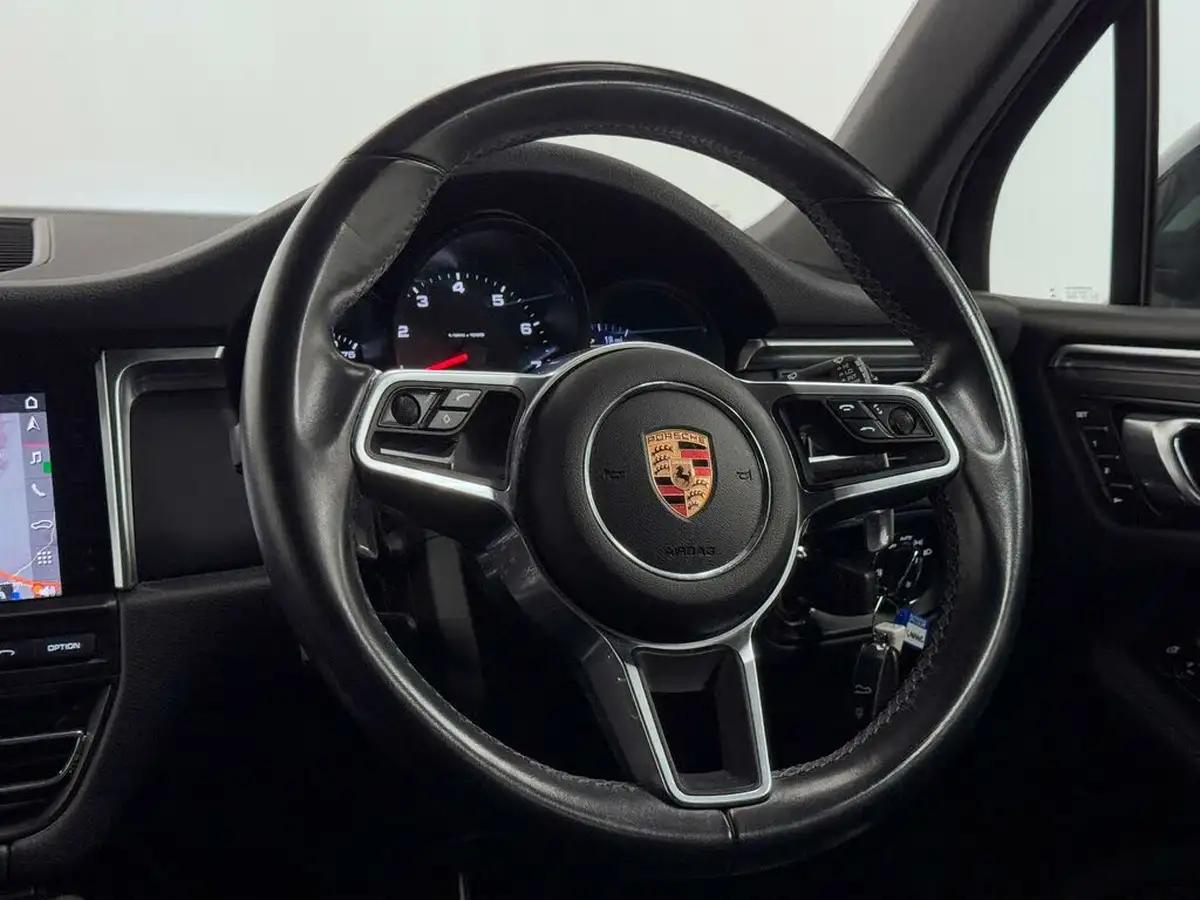 2019-porsche-macan-20-big-35