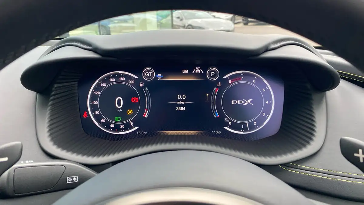 2023-aston-martin-dbx-40-v8-big-5