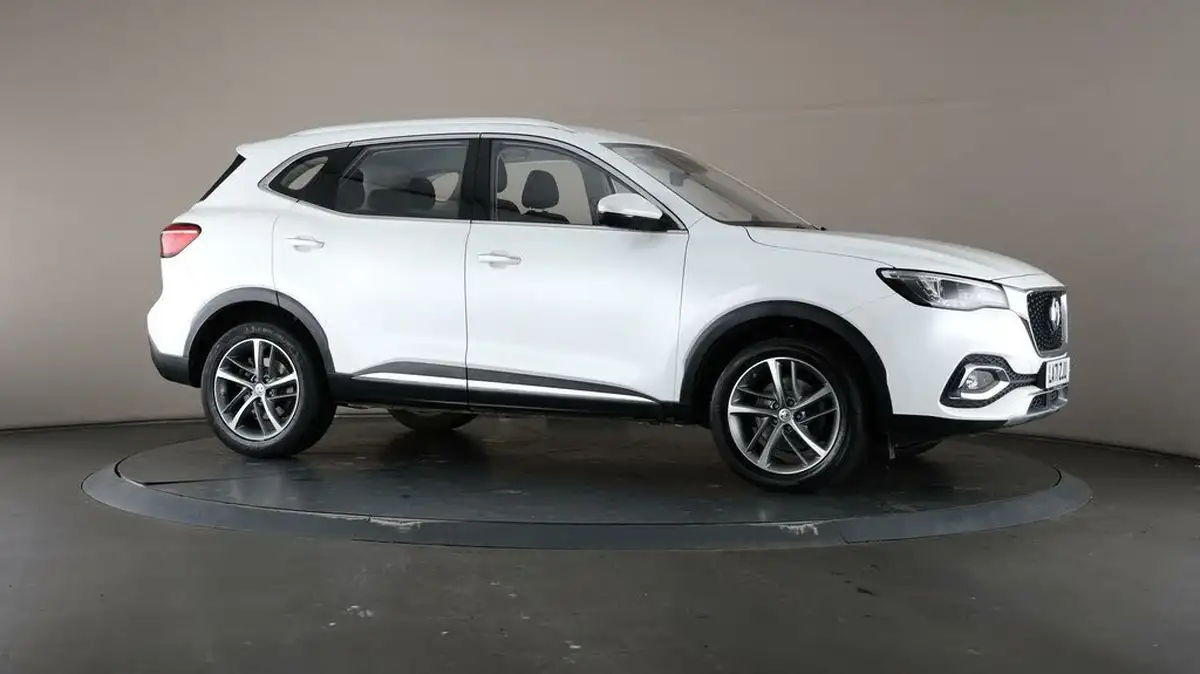 2022-mg-hs-15t-gdi-excite-162ps-big-50