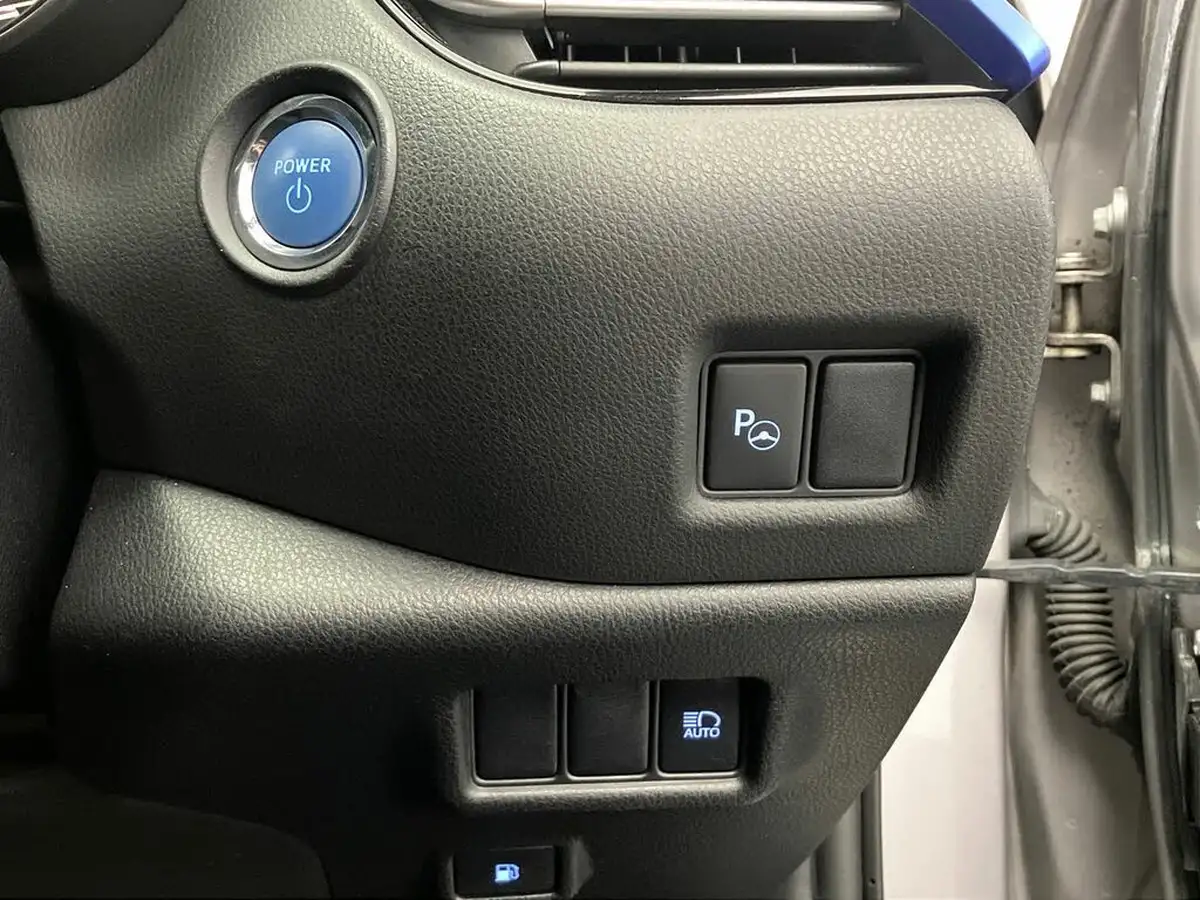 2017-toyota-c-hr-18-vvt-i-dynamic-big-28