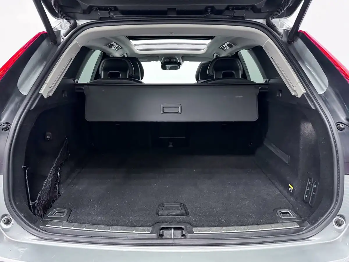 2018-volvo-xc60-20td-d5-inscription-pro-powerpulse-awd-big-6