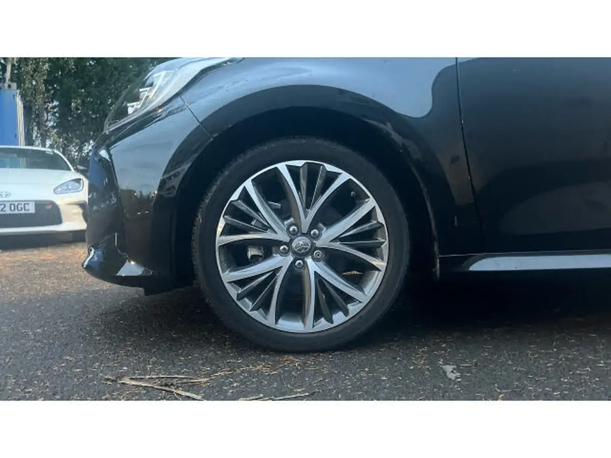 2022-toyota-yaris-cross-15-vvt-i-excel-city-packpan-roof-big-17