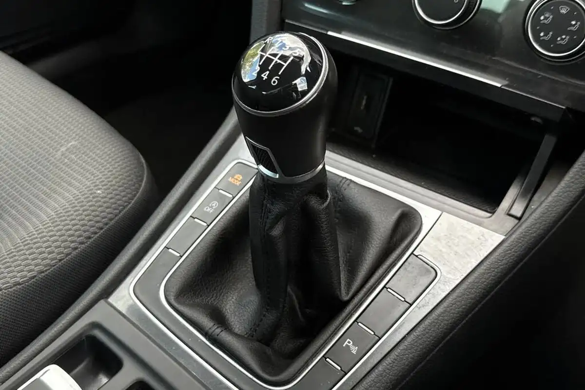 2019-volkswagen-golf-15-tsi-match-edition-150ps-hatchback-big-22