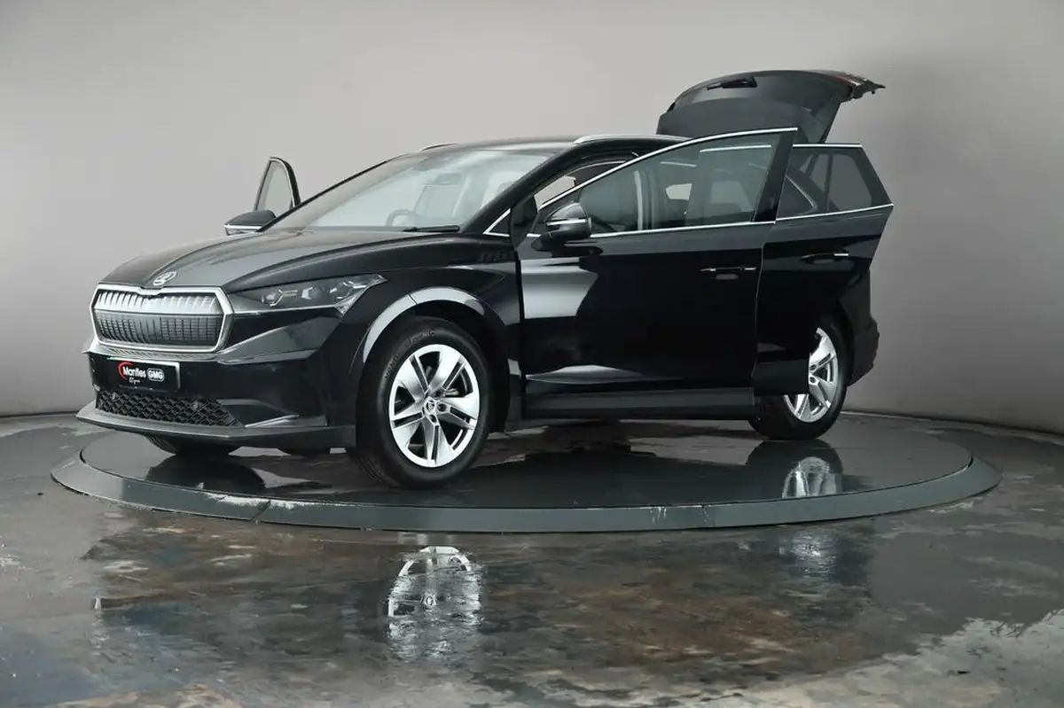 2023-skoda-enyaq-e-80-82-kwh-station-wagon-big-37
