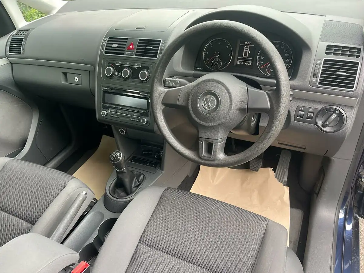 2013-volkswagen-touran-16td-bluemotion-s-tech-ss-big-36