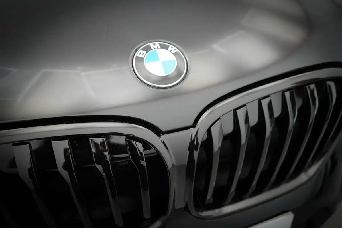 2022-bmw-x1-20-xdrive20i-xline-big-11