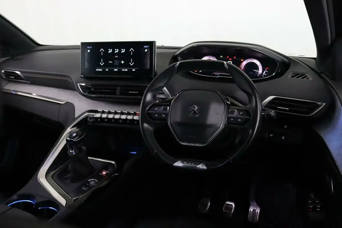 2022-peugeot-3008-suv-12-puretech-gt-big-15