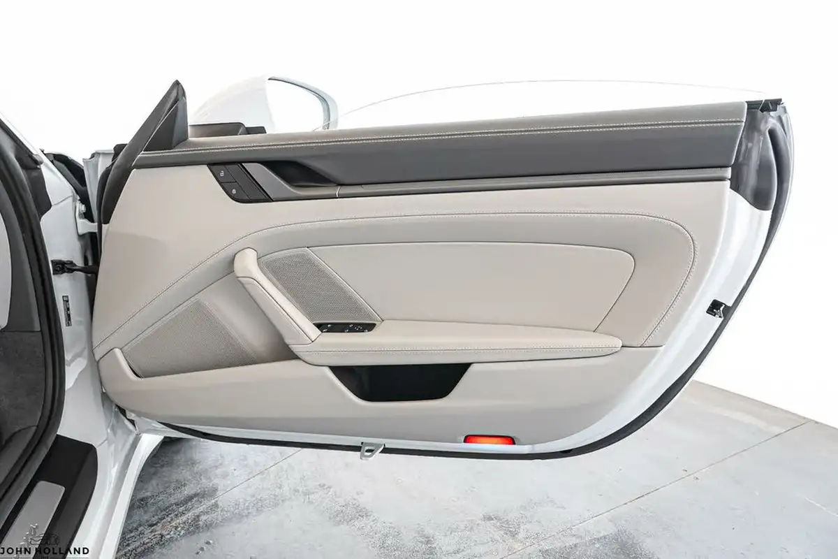 2022-porsche-911-30-carrera-coupe-big-23