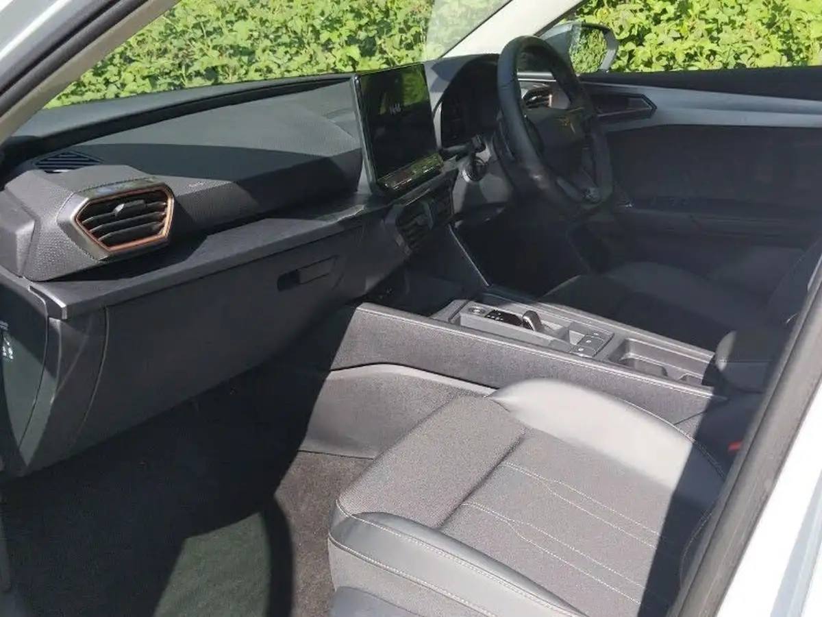 2024-cupra-leon-nf-15-etsi-v1-hatchback-big-4