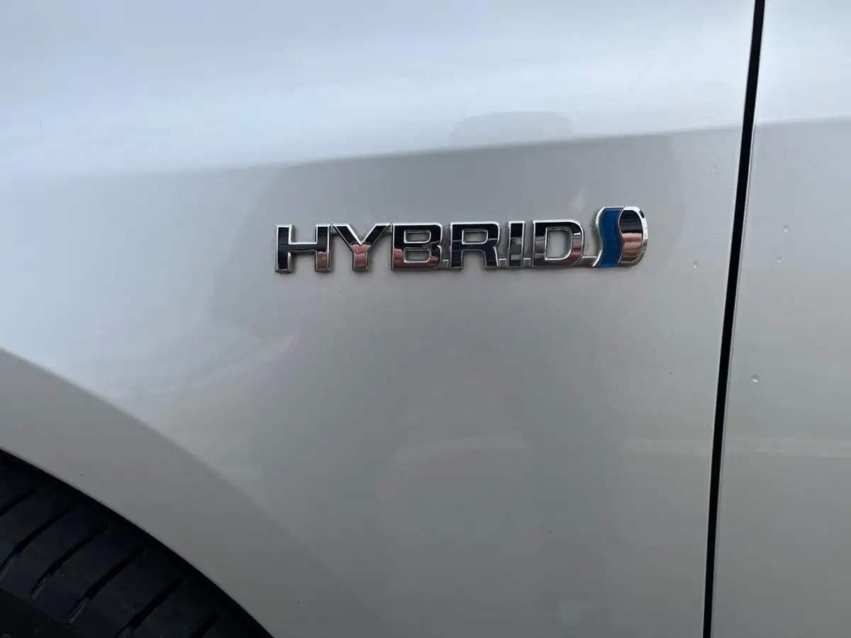 2020-toyota-corolla-18-vvt-i-icon-tech-spare-wheel-hatchback-5d-big-10