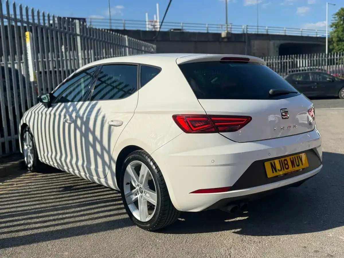 2017-seat-leon-14-ecotsi-fr-technology-hatchback-5d-big-33