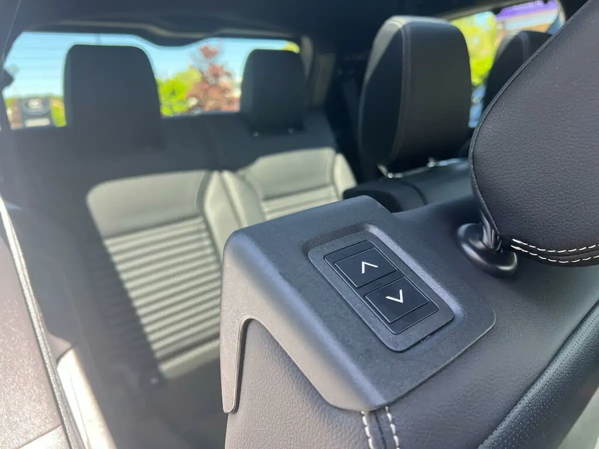 2021-land-rover-discovery-30-d250-r-dynamic-se-250ps-big-28
