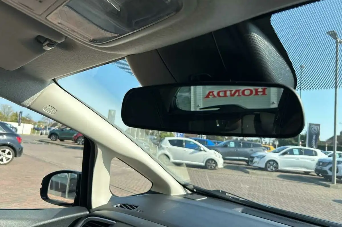 2019-honda-jazz-15-i-vtec-sport-navi-cvt-big-26