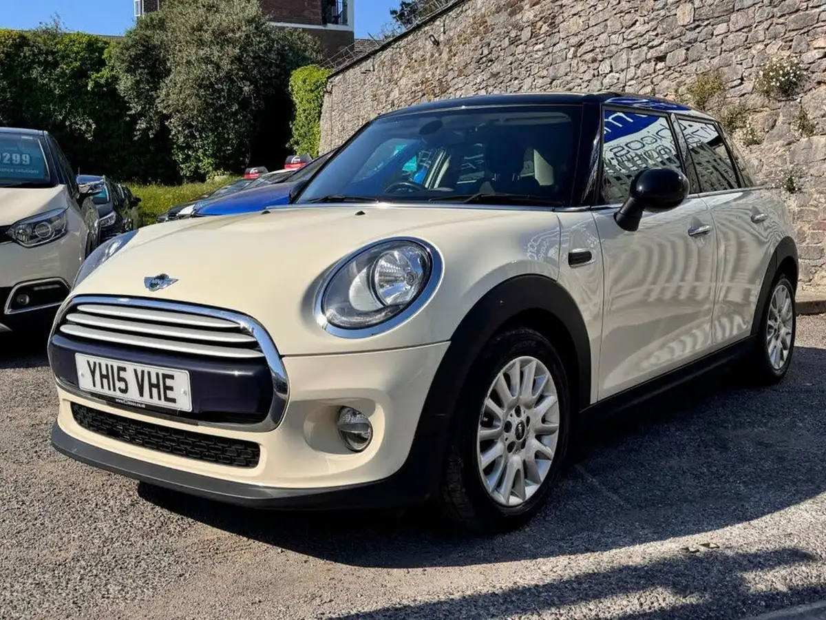 2015-mini-cooper-15-cooper-5d-auto-big-2