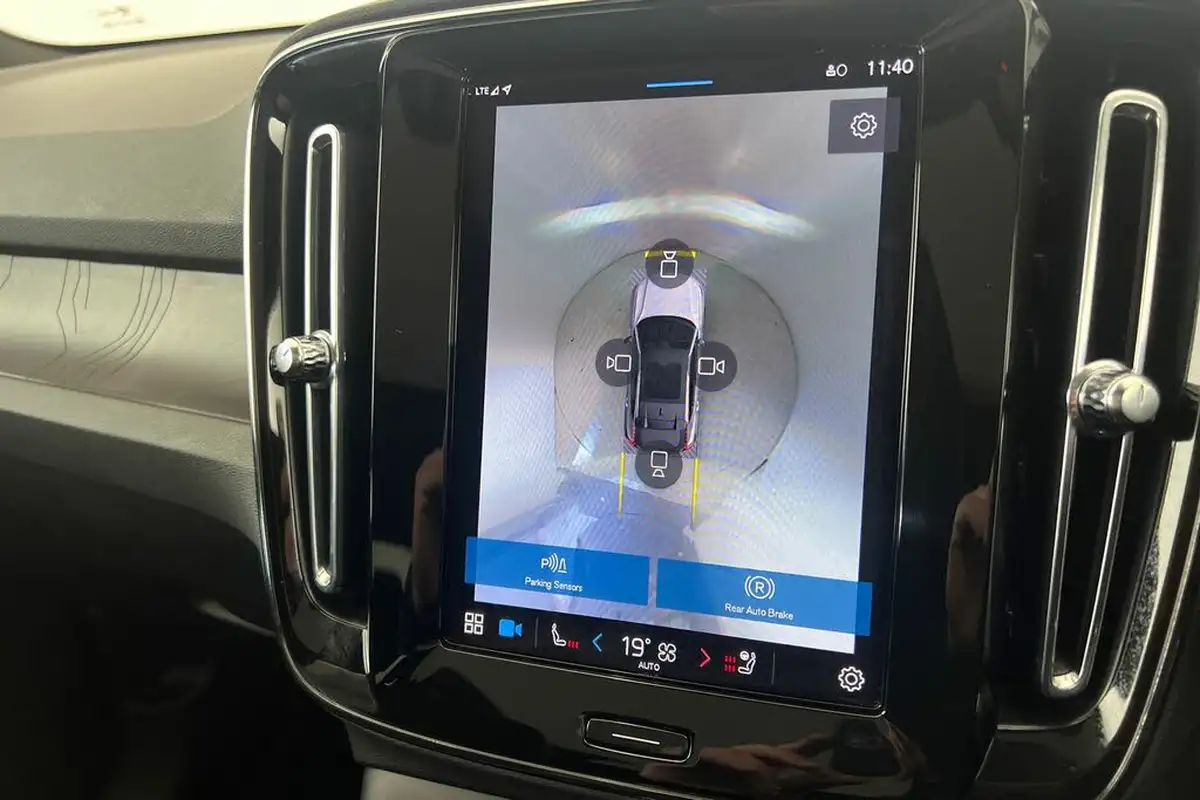 2022-volvo-c40-e-twin-recharge-pro-big-15